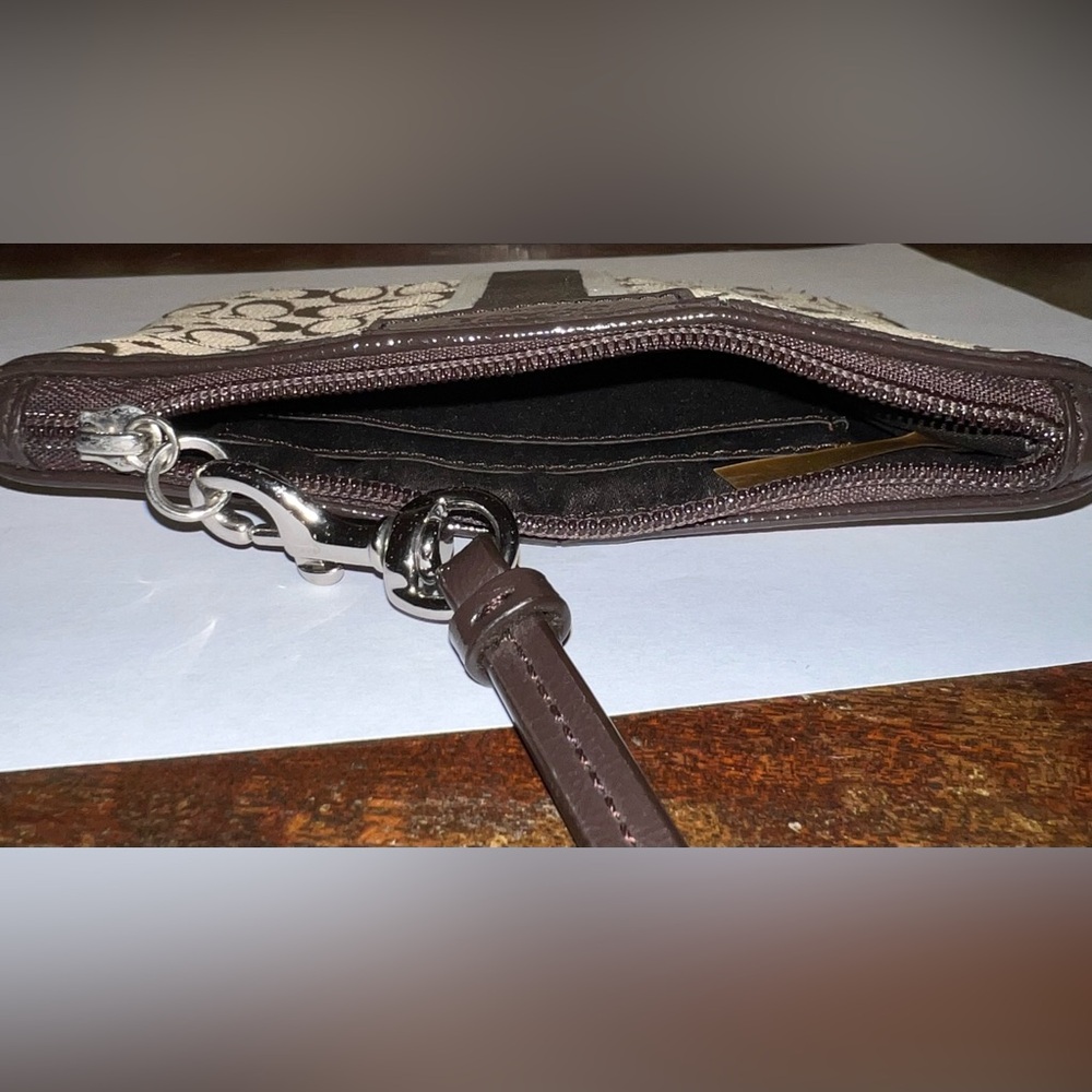 Coach Monogram Wallet - Picture 5 of 5